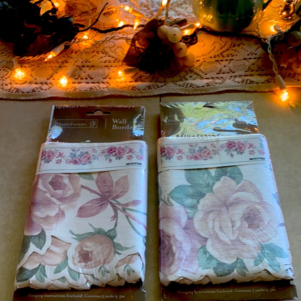 2 pkgs of wall paper border